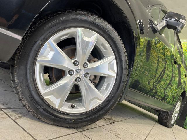 �y����17�C���`�A���~�z�C�[���z�O�ςɃ}�b�`���������A���~�z�C�[���𑕒����Ă���܂��B�e��ЊO�A���~�z�C�[����A�X�^�b�h���X�^�C�����戵�����Ă���܂��B���񂲑��k����������