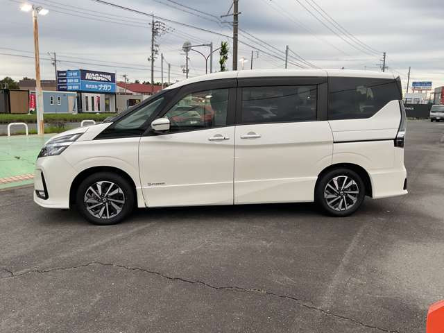 セレナ1.2 e-POWER ハイウェイスターV