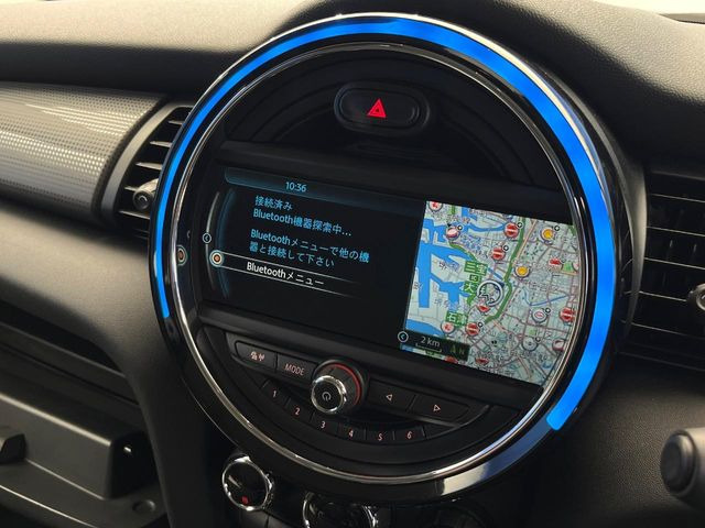 ��Bluetooth:���莝���̃X�}�[�g�t�H���ȂǂƐڑ����A�n���Y�t���[�ʘb��Տꊴ����~���[�W�b�N�Đ������y���݂��������܂��B�����ڑ��ł��̂Ŕς킵��������܂����