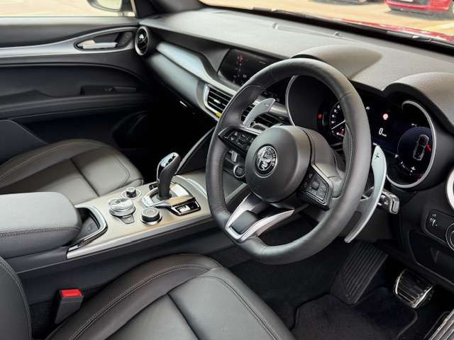 ステルヴィオ2.0 ターボ Q4 スプリント 4WD