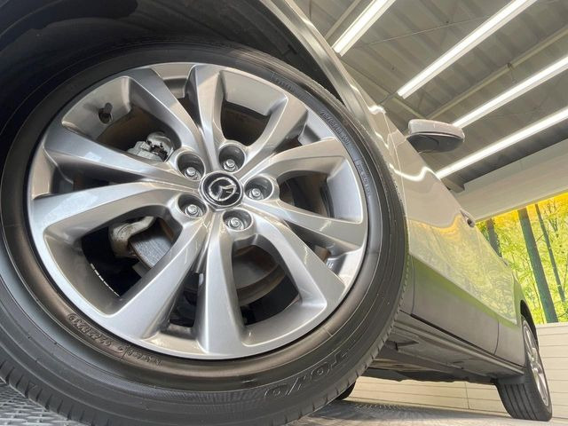 �y����18�C���`�A���~�z�C�[���z�O�ςɃ}�b�`���������A���~�z�C�[���𑕒����Ă���܂��B�e��ЊO�A���~�z�C�[����A�X�^�b�h���X�^�C�����戵�����Ă���܂��B���񂲑��k����������