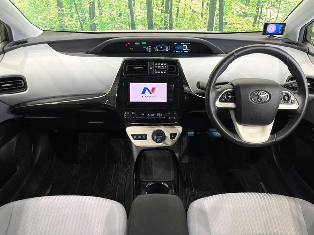 プリウス1.8 S