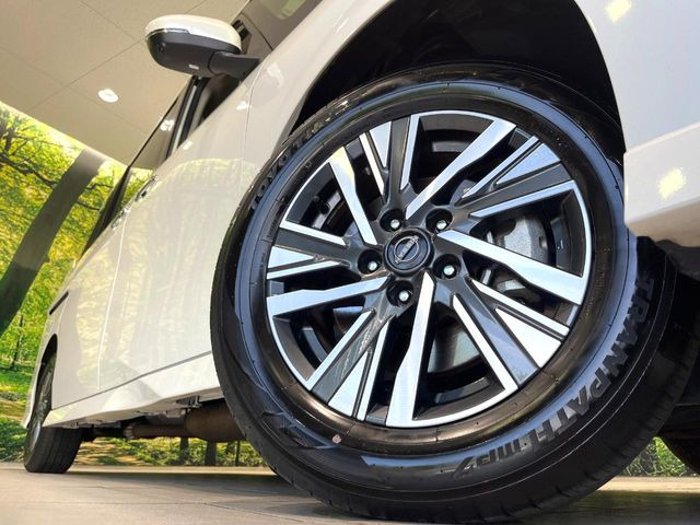 �y����16�C���`�A���~�z�C�[���z�O�ςɃ}�b�`���������A���~�z�C�[���𑕒����Ă���܂��B�e��ЊO�A���~�z�C�[����A�X�^�b�h���X�^�C�����戵�����Ă���܂��B���񂲑��k����������