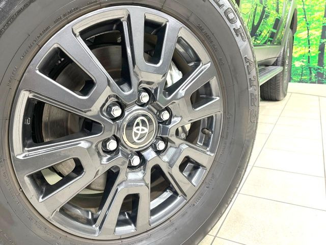 �y����18�C���`�A���~�z�C�[���z�O�ςɃ}�b�`���������A���~�z�C�[���𑕒����Ă���܂��B�e��ЊO�A���~�z�C�[����A�X�^�b�h���X�^�C�����戵�����Ă���܂��B���񂲑��k����������