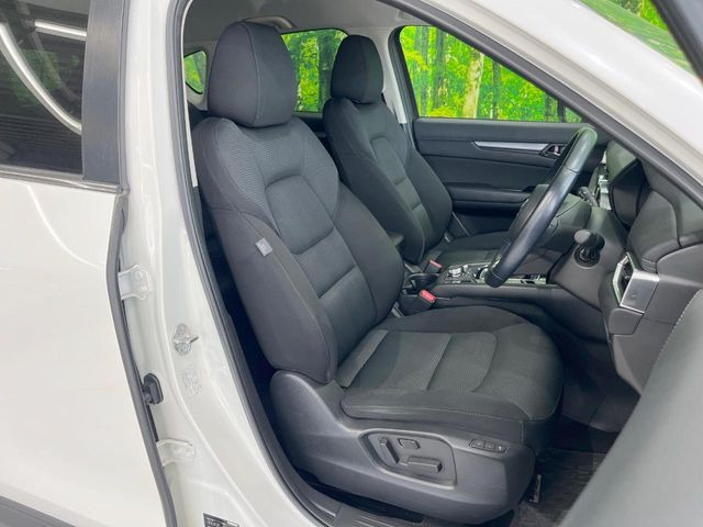 ドライバーによって運転しやすいポジションは異なり、あの車はどうなのか不安なこともありますよね。気になるお車は店頭で乗り込んでご確認いただけます♪