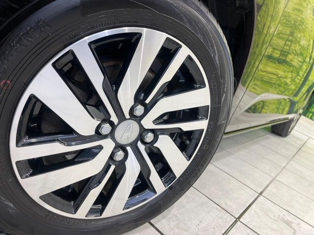 �y����14�C���`�A���~�z�C�[���z�O�ςɃ}�b�`���������A���~�z�C�[���𑕒����Ă���܂��B�e��ЊO�A���~�z�C�[����A�X�^�b�h���X�^�C�����戵�����Ă���܂��B���񂲑��k����������