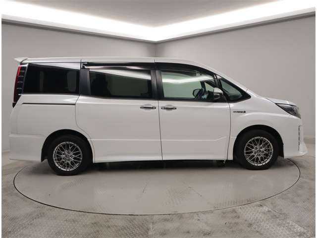 ノア1.8 ハイブリッド Si W×B II