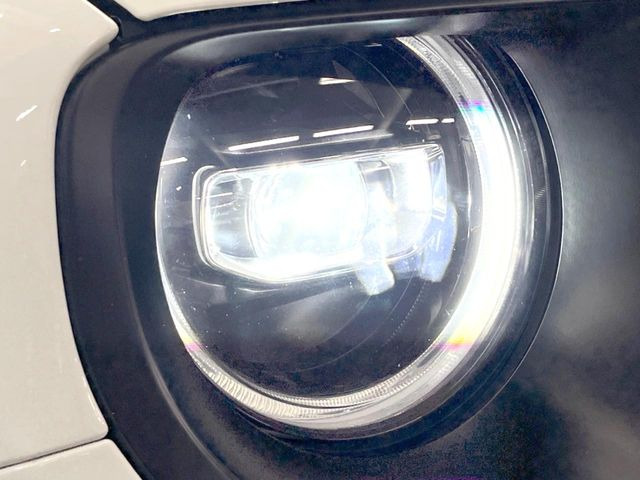 ��LED�w�b�h���C�g:��ԑ��s�����ǍD�Ȏ��E���m�ۂ����S���ĉ^�]�ł��鍂�P�xLED�w�b�h���C�g�𑕔�!�_�����x�������A����d�͂��}�����Ă��܂��B