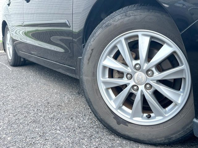 �y�����A���~�z�C�[���z�O�ςɃ}�b�`���������A���~�z�C�[���𑕒����Ă���܂��B�e��ЊO�A���~�z�C�[����A�X�^�b�h���X�^�C�����戵�����Ă���܂��B���񂲑��k����������