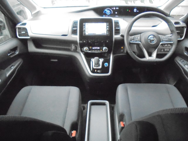 セレナ1.2 e-POWER XV