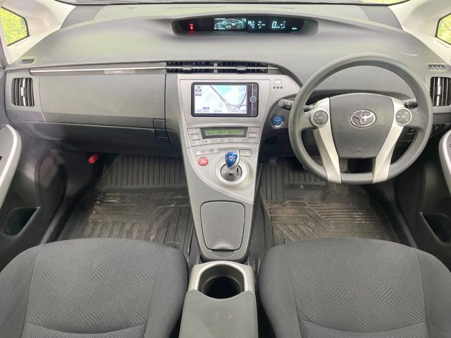 プリウス1.8 S