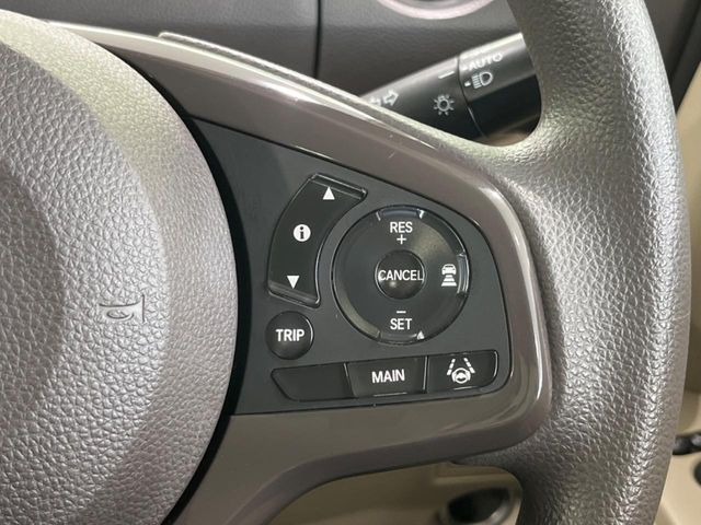 【アダプティブクルーズコントロール】高速道路での長距離走行が楽に!!自動で速度を保つクルーズコントロールが、衝突軽減システムと連携し、前方の車両を感知して車間を保つように速度調節してくれます!!