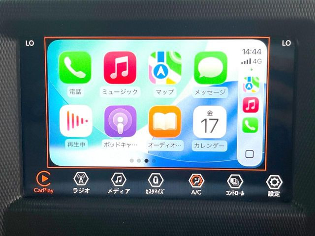 ��Apple Car Play:�X�}�z�Ƃ̗L���ڑ��ŁA�i�r�E�I�[�f�B�I�Đ��ȂǃX�}�z�̃A�v���@�\����ʂł��g����֗��@�\�ł�!