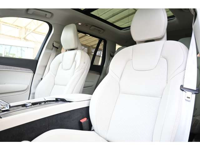 XC90リチャージ PHEV T8 AWD アルティメット 4WD