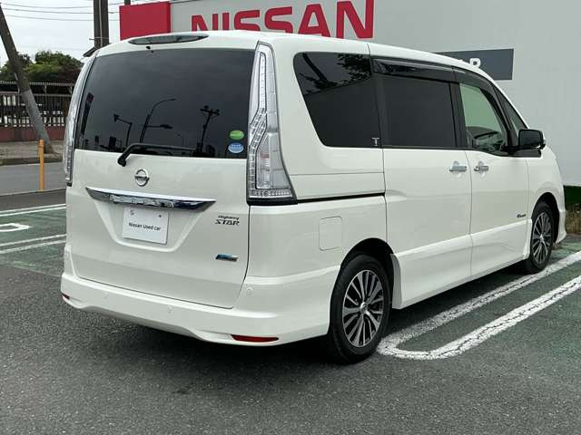 セレナ2.0 ハイウェイスター Vセレクション+Safety II S-HYBRID