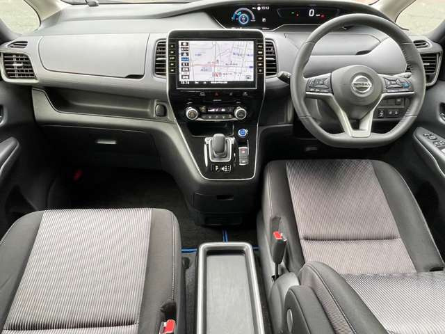 セレナ1.2 e-POWER ハイウェイスターV アーバンクロム