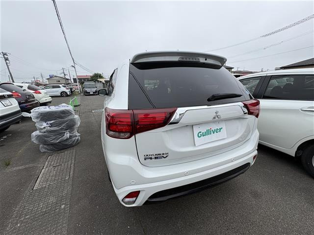 アウトランダーPHEV2.0 G ナビパッケージ 4WD