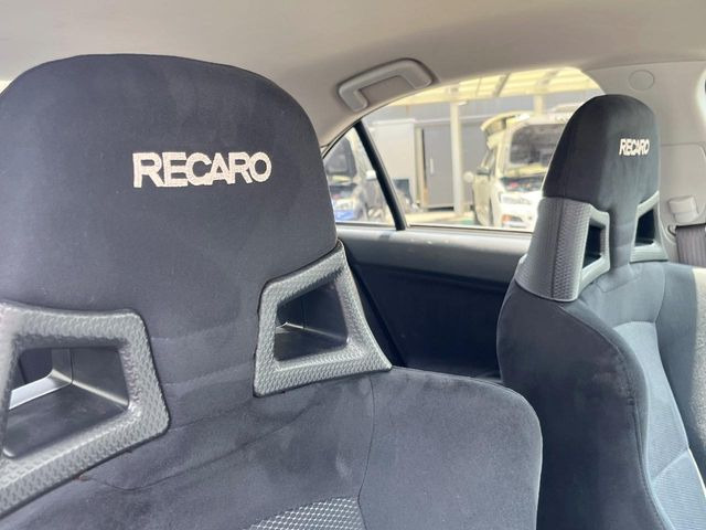 �yRECARO���o�P�b�g�V�[�g�z�l�ԍH�w�Ɋ�Â����ʈ����z�ɂ���č��ւ̕��S�Ⓑ���ԉ^�]���̔�J�������y������ڂŃ��J���Ƃ킩��X�|�[�e�B�ȃ��b�N�X�������ł��B