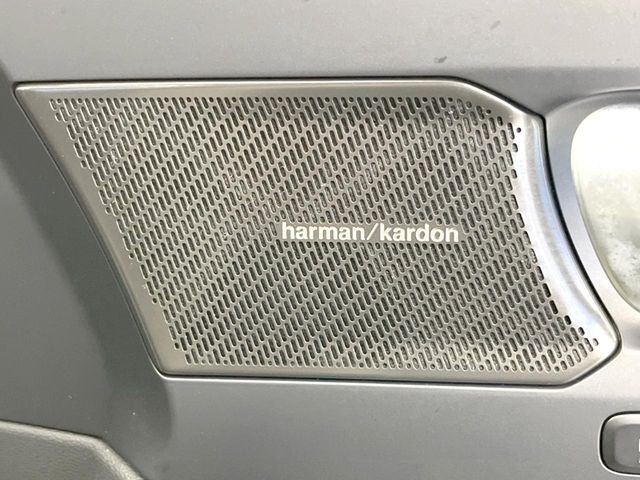 ��harman/kardon�T�E���h�V�X�e��:�I�[�f�B�I��僁�[�J�[����|����v���~�A���X�s�[�J�[�𑕔��B�����̃X�s�[�J�[����A���̗������܂ŕ����鍂�i���ȉ��y�����y���݂��������܂��B