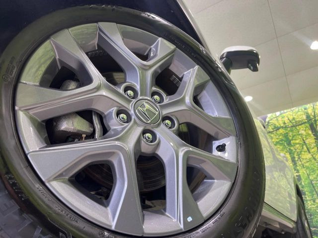 �y����18�C���`�A���~�z�C�[���z�O�ςɃ}�b�`���������A���~�z�C�[���𑕒����Ă���܂��B�e��ЊO�A���~�z�C�[����A�X�^�b�h���X�^�C�����戵�����Ă���܂��B���񂲑��k����������