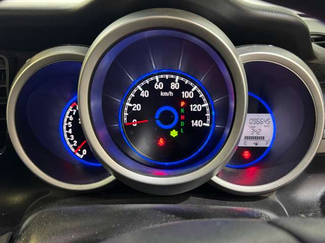 ���[�Ԃ܂łɎԗ������Ȃǐ�C�X�^�b�t����Ƃ������܂��� �����̓X�`�[�������͂��߁A�ł��邾���C���悭����肢��������悤�����������܂�!�O���͋@�B�Ŗ����������āA���b�N�X�R�[�e�B���O�������Ă��܂��B