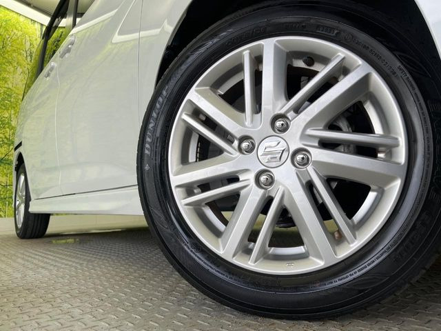 �y����15�C���`�A���~�z�C�[���z�O�ςɃ}�b�`���������A���~�z�C�[���𑕒����Ă���܂��B�e��ЊO�A���~�z�C�[����A�X�^�b�h���X�^�C�����戵�����Ă���܂��B���񂲑��k����������