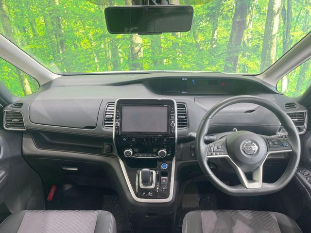 セレナ1.2 e-POWER ハイウェイスターV