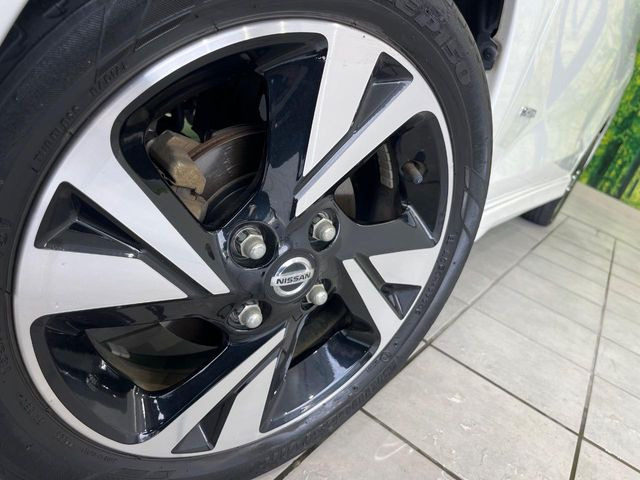 �y����15�C���`�A���~�z�C�[���z�O�ςɃ}�b�`���������A���~�z�C�[���𑕒����Ă���܂��B�e��ЊO�A���~�z�C�[����A�X�^�b�h���X�^�C�����戵�����Ă���܂��B���񂲑��k����������