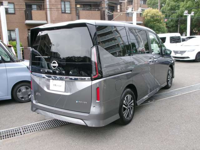 セレナ1.4 e-POWER ハイウェイスターV
