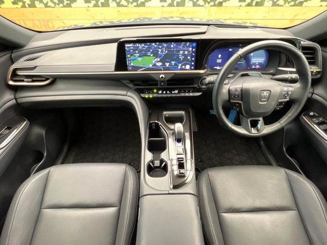 クラウンスポーツ2.5 Z E-Four 4WD