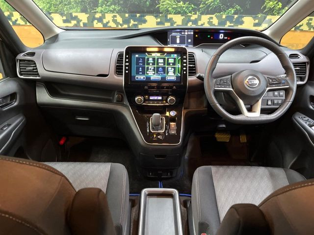 セレナ1.2 e-POWER ハイウェイスターV