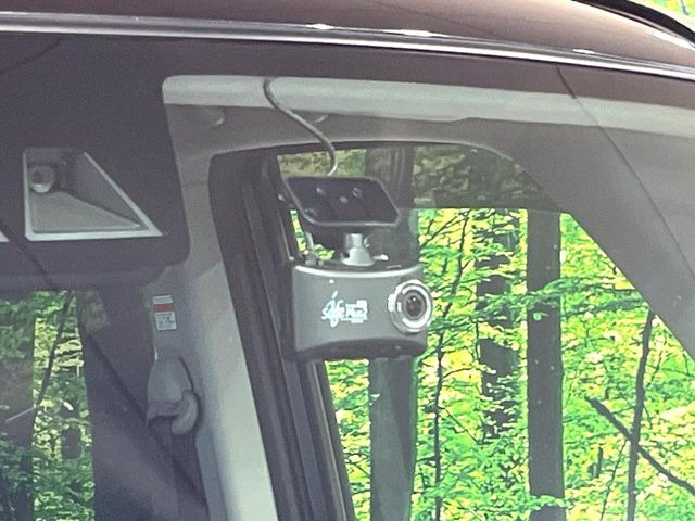 【ドライブレコーダー】ドライブレコーダー装備!走行中はもちろん、あおり運転や事故に遭遇した際、映像で記録し、万一のリスクに備えます。※記録用SDカードはお客様ご自身でご準備いただく必要があります。
