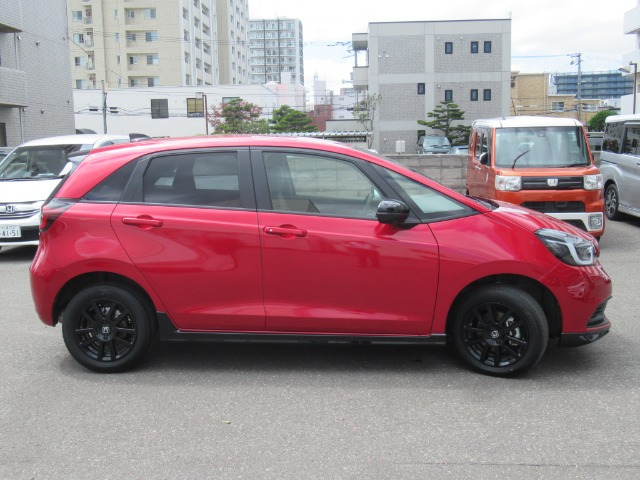フィット1.5 e:HEV ホーム ブラックスタイル 4WD