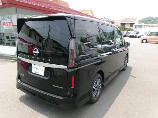 セレナ1.4 e-POWER ハイウェイスターV