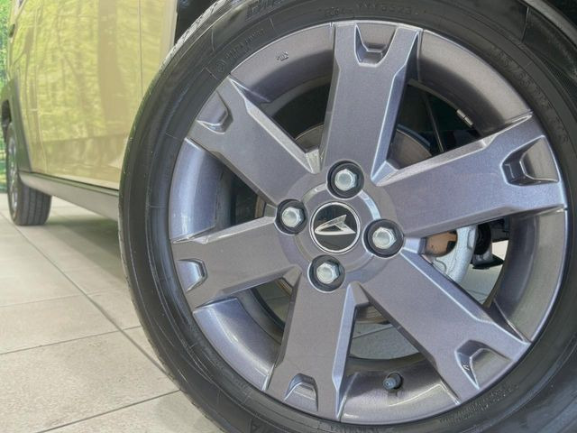 �y����15�C���`�A���~�z�C�[���z�O�ςɃ}�b�`���������A���~�z�C�[���𑕒����Ă���܂��B�e��ЊO�A���~�z�C�[����A�X�^�b�h���X�^�C�����戵�����Ă���܂��B���񂲑��k����������