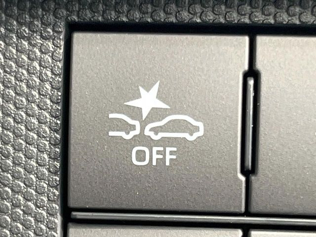 【スマートアシスト】走行中に前方の車両等を認識し、衝突しそうな時は警報とブレーキで衝突回避と被害軽減をアシスト。より安全にドライブをお楽しみいただけます。