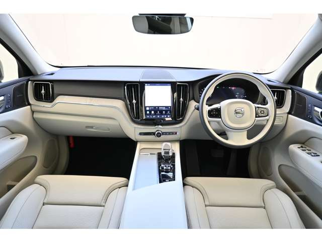 XC60ウルトラ T6 AWD プラグイン ハイブリッド 4WD