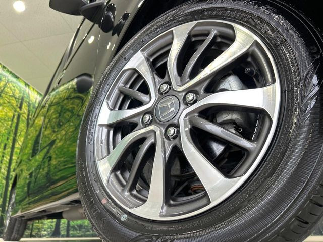 �y����14�C���`�A���~�z�C�[���z�O�ςɃ}�b�`���������A���~�z�C�[���𑕒����Ă���܂��B�e��ЊO�A���~�z�C�[����A�X�^�b�h���X�^�C�����戵�����Ă���܂��B���񂲑��k����������