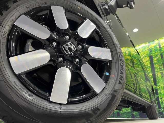 �y����15�C���`�A���~�z�C�[���z�O�ςɃ}�b�`���������A���~�z�C�[���𑕒����Ă���܂��B�e��ЊO�A���~�z�C�[����A�X�^�b�h���X�^�C�����戵�����Ă���܂��B���񂲑��k����������