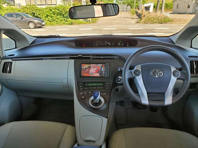 プリウス1.8 S