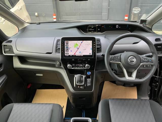 セレナ1.2 e-POWER ハイウェイスターV