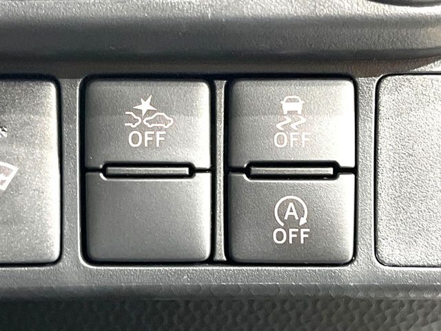 【スマートアシスト】走行中に前方の車両等を認識し、衝突しそうな時は警報とブレーキで衝突回避と被害軽減をアシスト。より安全にドライブをお楽しみいただけます。