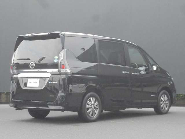 セレナ1.2 e-POWER XV