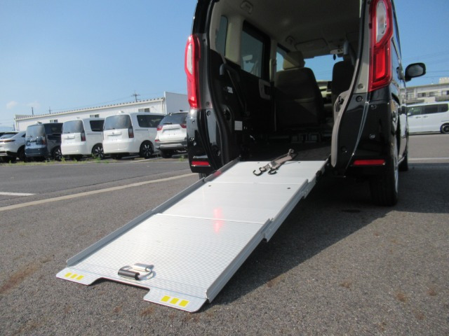 N-BOXG スロープ