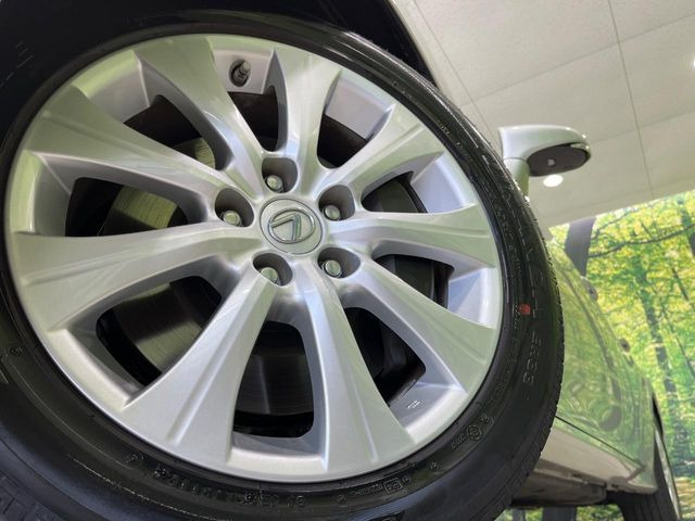 �y����17�C���`�A���~�z�C�[���z�O�ςɃ}�b�`���������A���~�z�C�[���𑕒����Ă���܂��B�e��ЊO�A���~�z�C�[����A�X�^�b�h���X�^�C�����戵�����Ă���܂��B���񂲑��k����������