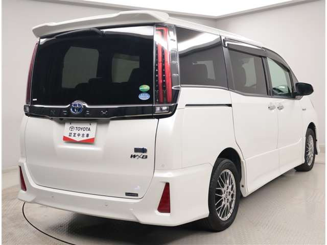 ノア1.8 ハイブリッド Si W×B II