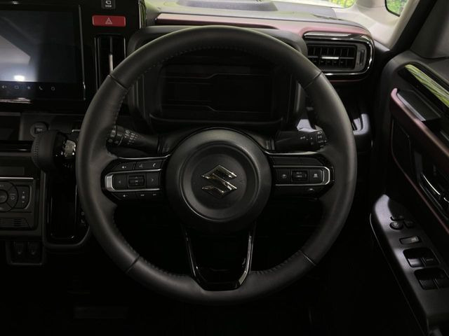 ステアリングも使用感が少なく、きれいな状態となっております♪