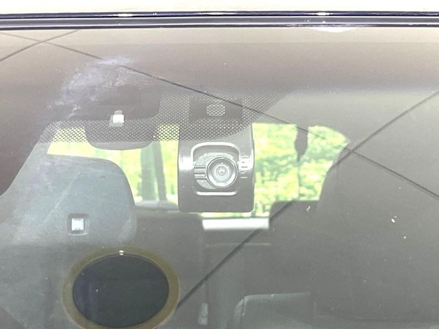 【ドライブレコーダー】ドライブレコーダー装備!走行中はもちろん、あおり運転や事故に遭遇した際、映像で記録し、万一のリスクに備えます。※記録用SDカードはお客様ご自身でご準備いただく必要があります。