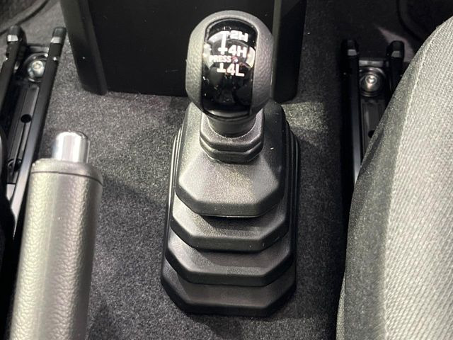 ジムニーシエラ1.5 JC 4WD