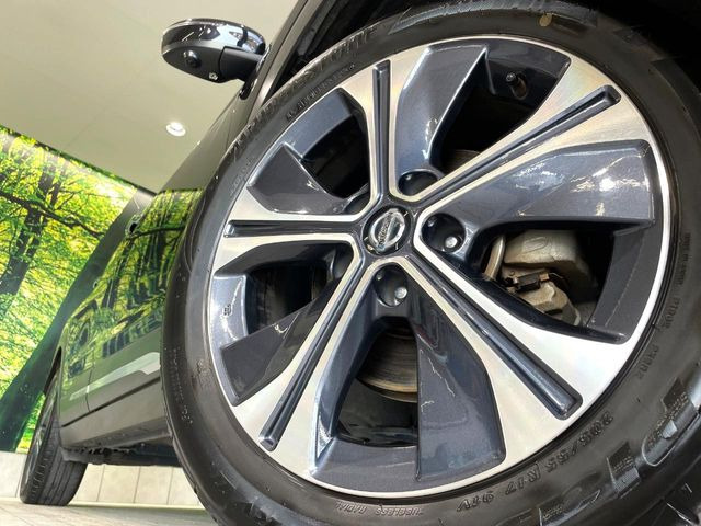 �y����17�C���`�A���~�z�C�[���z�O�ςɃ}�b�`���������A���~�z�C�[���𑕒����Ă���܂��B�e��ЊO�A���~�z�C�[����A�X�^�b�h���X�^�C�����戵�����Ă���܂��B���񂲑��k����������